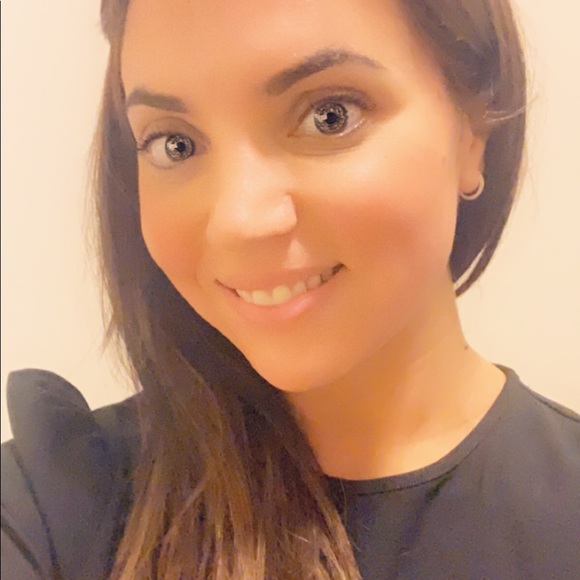 Meet your Posher, Lindsey - Picture 2 of 2